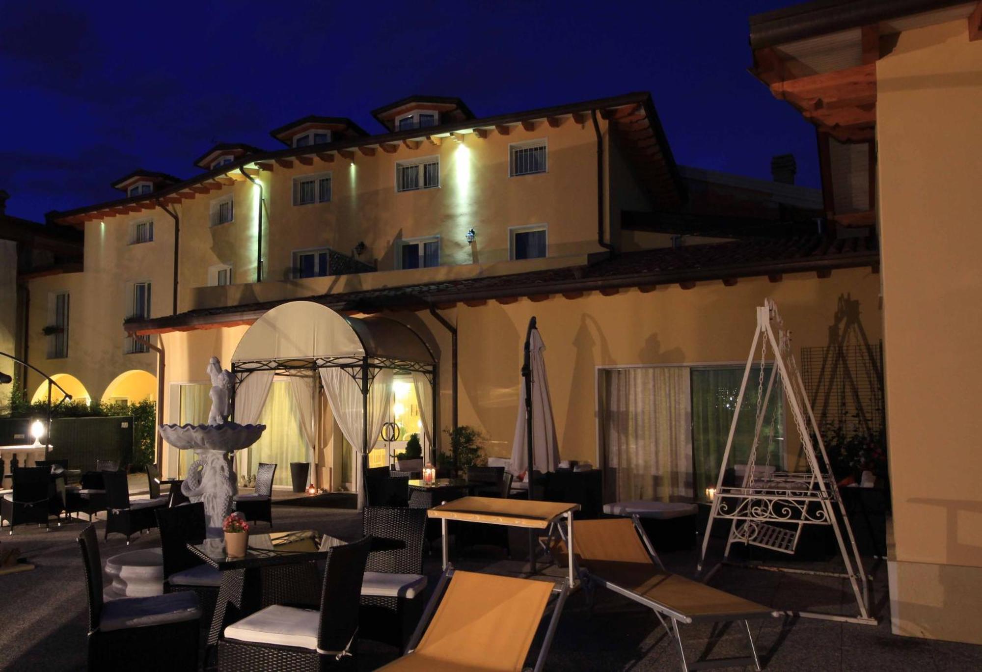 Hotel Borgo dei Poeti Romantik Wellness&SPA Manerba del Garda Exterior foto